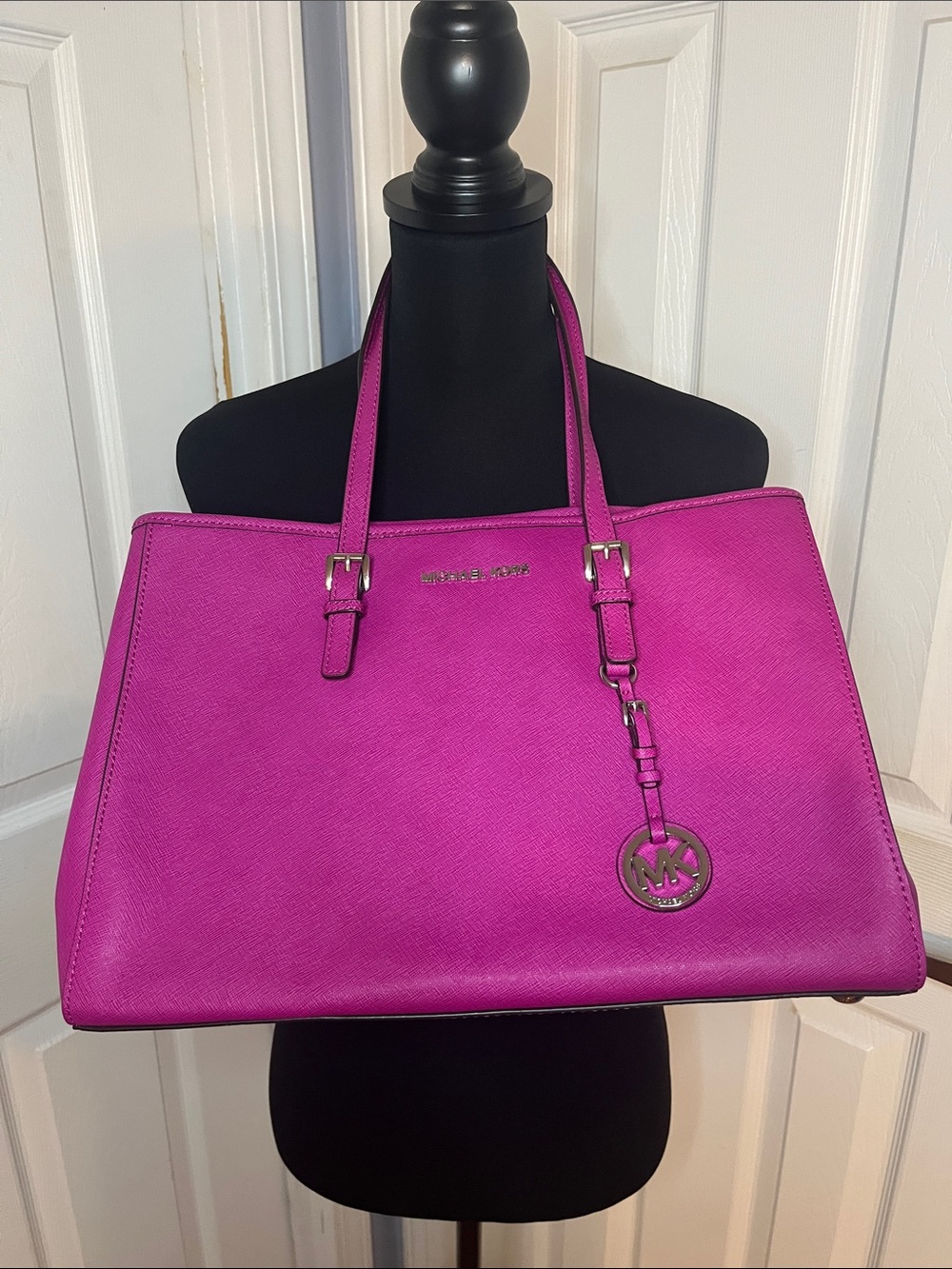 Michael Kors Large Saffiano Tote in Fuchsia